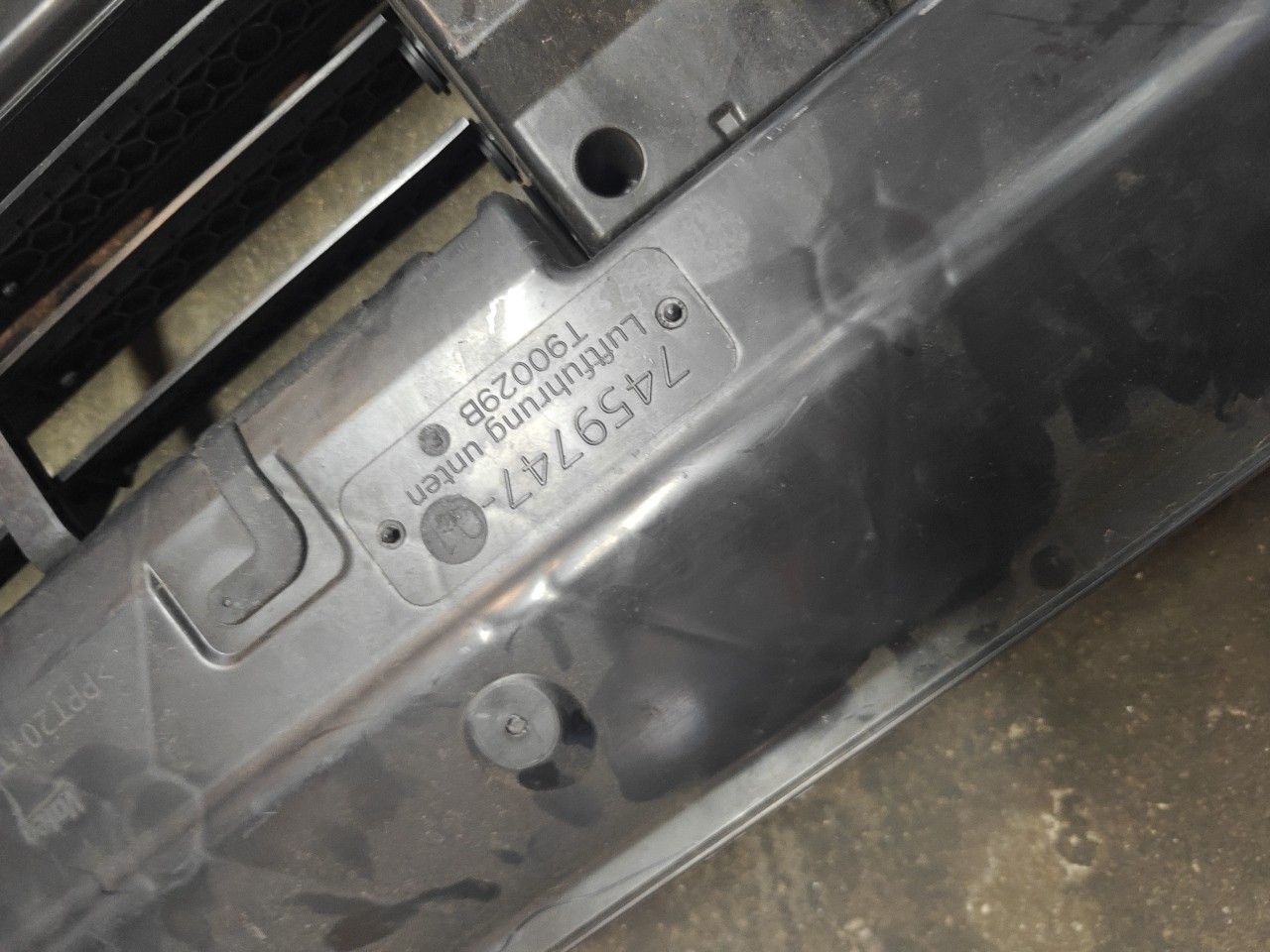 Entrada de Ar / Conduta inferior Central BMW 1 (F40) | 19 -  Imagem-10 Entrada de Ar / Conduta inferior Central BMW 1 (F40) | 19 -  Imagem-10
