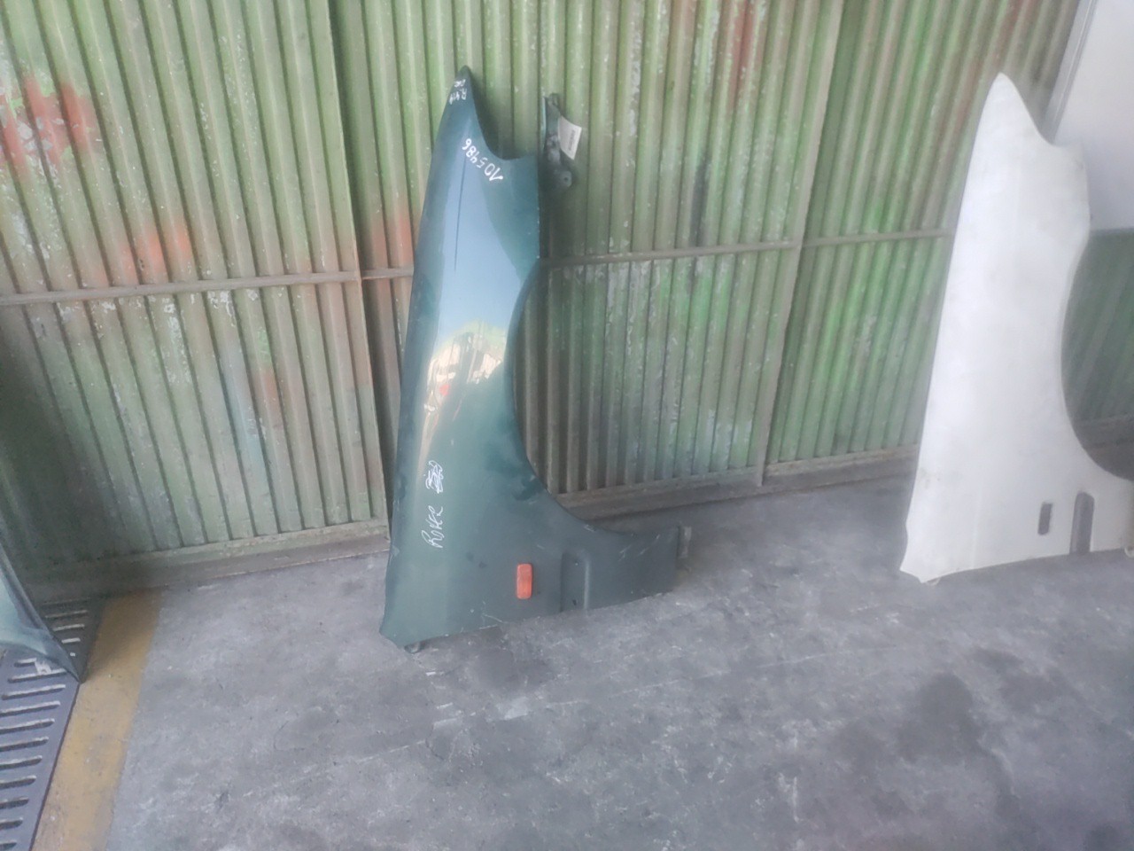 Guarda Lamas Frente Direito ROVER 400 (RT) | 95 - 00