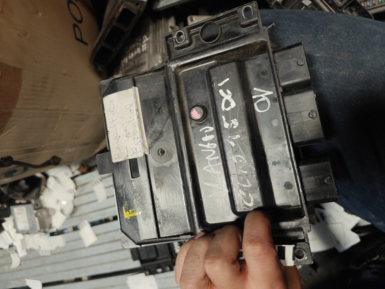Centralina de Motor / ECU RENAULT CLIO III (BR0/1, CR0/1) | 05 -  Imagem-4 Centralina de Motor / ECU RENAULT CLIO III (BR0/1, CR0/1) | 05 -  Imagem-4
