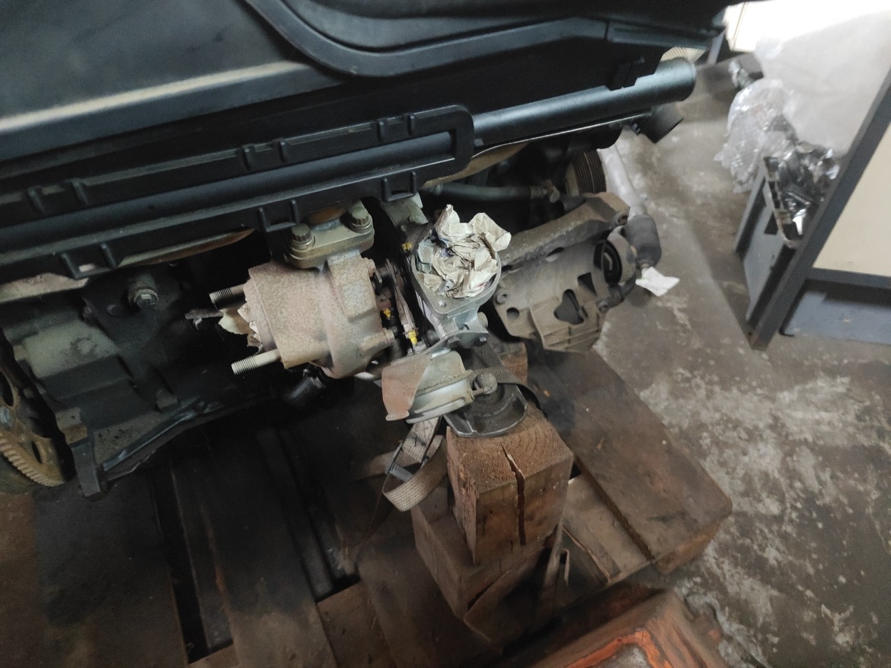 Motor com acessorios BMW 5 (E60) | 01 - 10 Imagem-10 Motor com acessorios BMW 5 (E60) | 01 - 10 Imagem-10