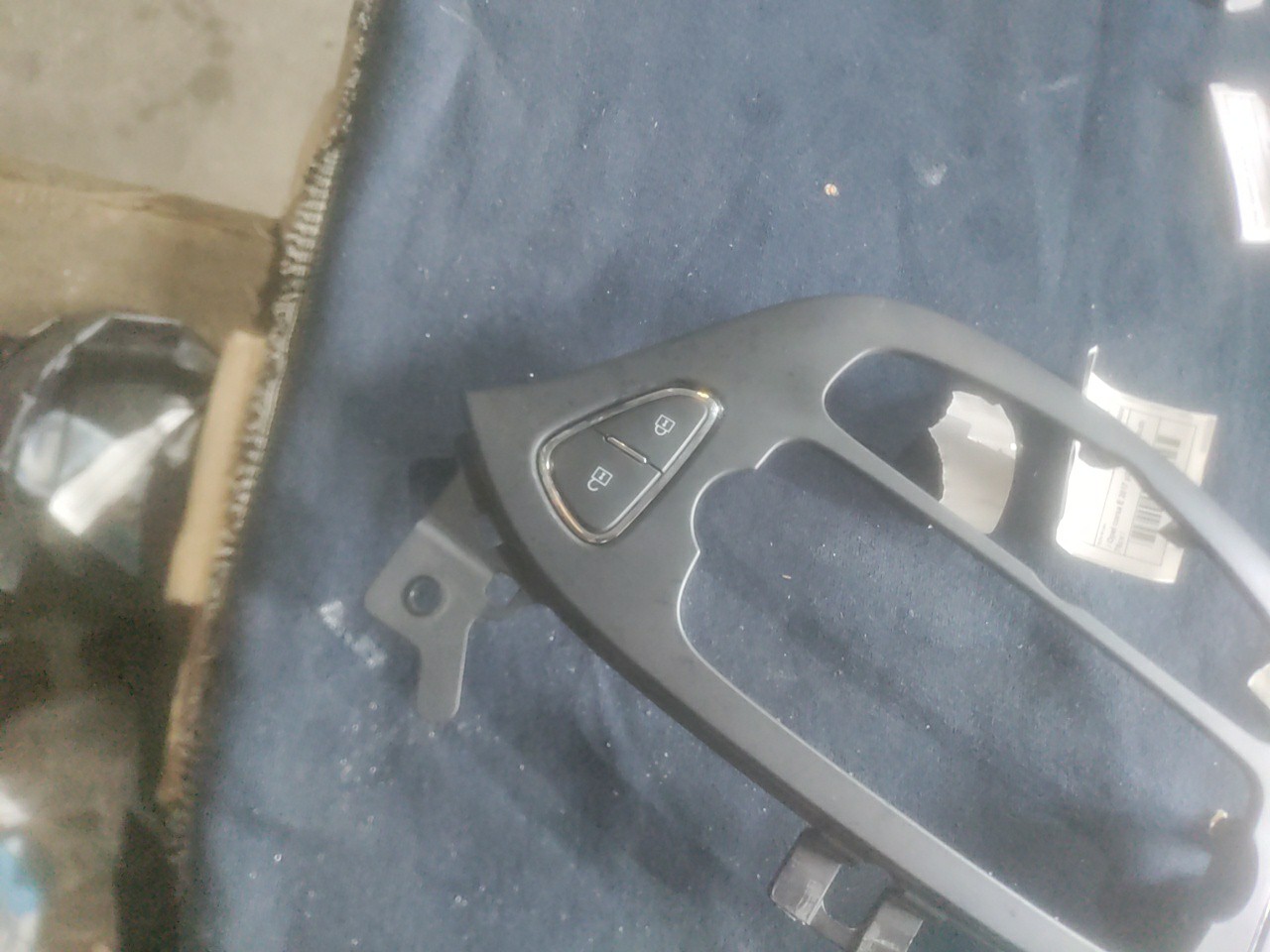 Friso da Consola Central OPEL CORSA E (X15) | 14 -  Imagem-5 Friso da Consola Central OPEL CORSA E (X15) | 14 -  Imagem-5