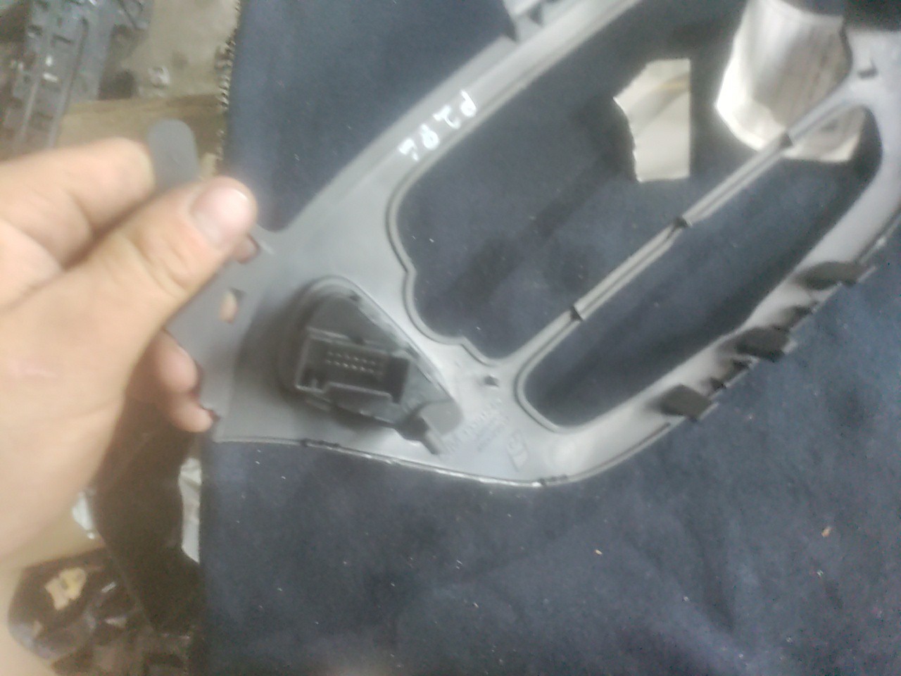 Friso da Consola Central OPEL CORSA E (X15) | 14 -  Imagem-6 Friso da Consola Central OPEL CORSA E (X15) | 14 -  Imagem-6