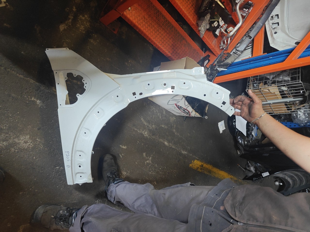Right Fender MINI MINI COUNTRYMAN (F60) | 16 - 
