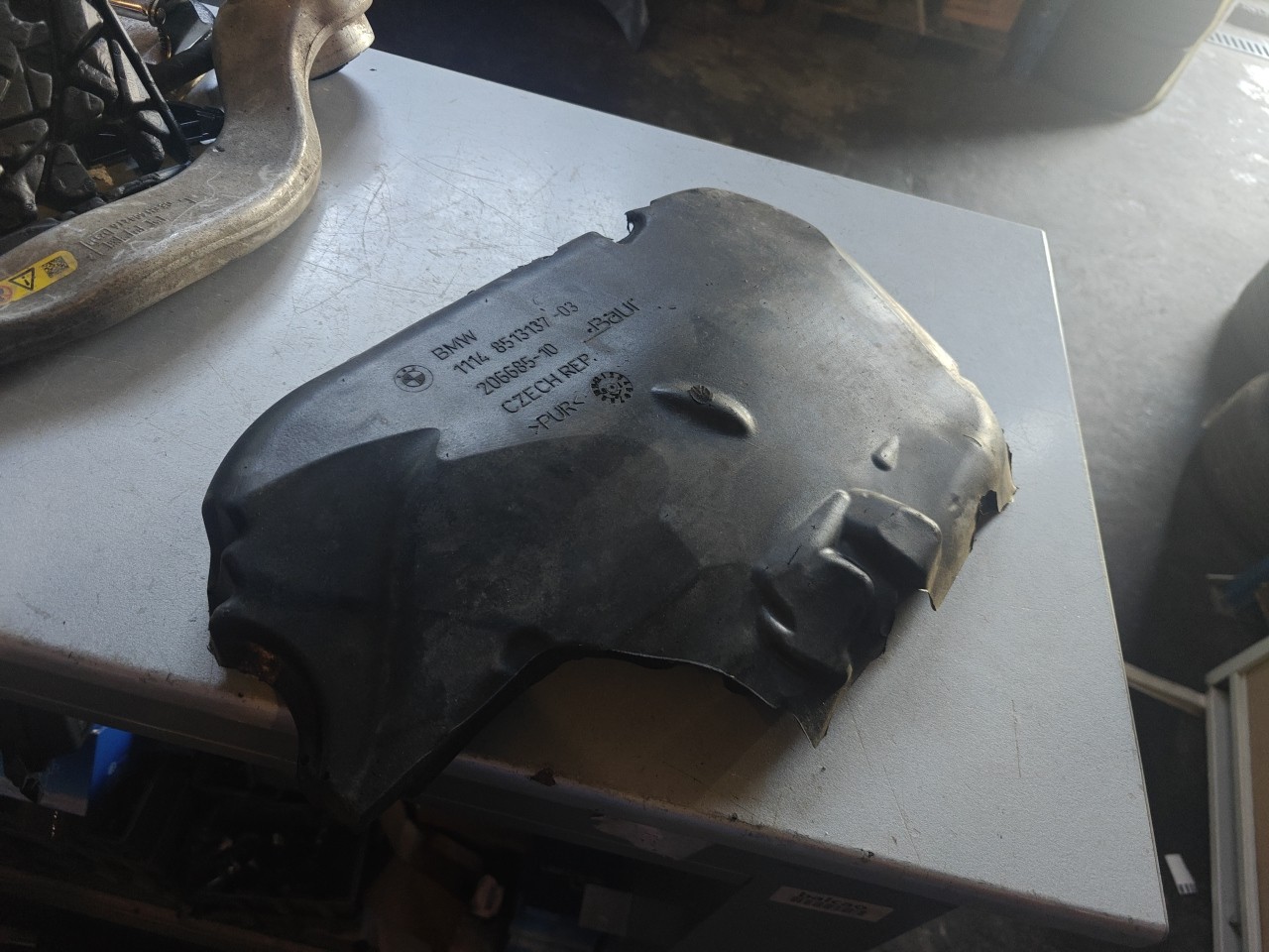 Blindagem / Isolamento Frontal do Motor BMW 5 Touring (F11) | 09 - 17