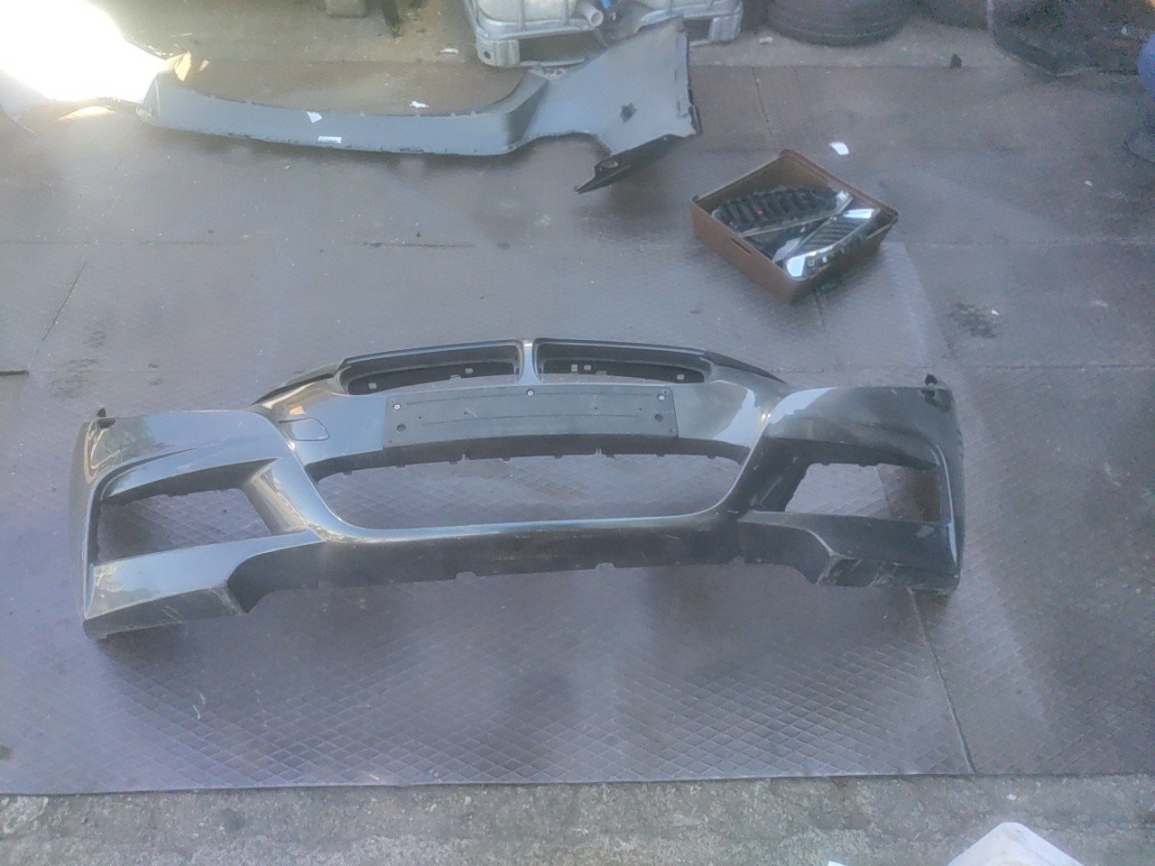 Parachoques Frente / Para Choques Frontal nu BMW 3 (F30, F80) | 11 - 18 Imagem-0