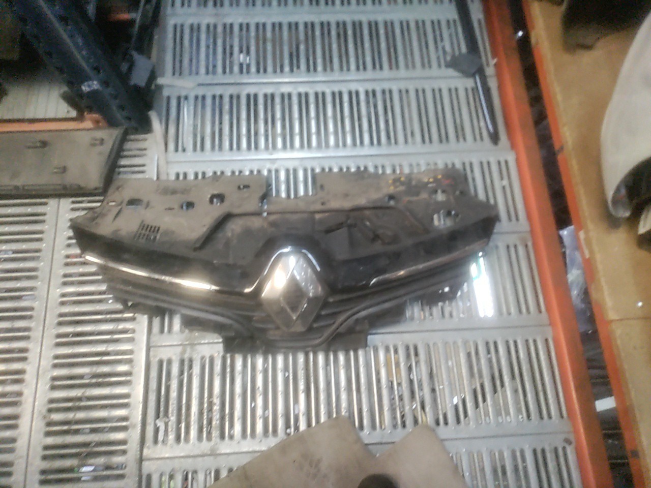 Grelha Frontal RENAULT CLIO IV (BH_) | 12 - 