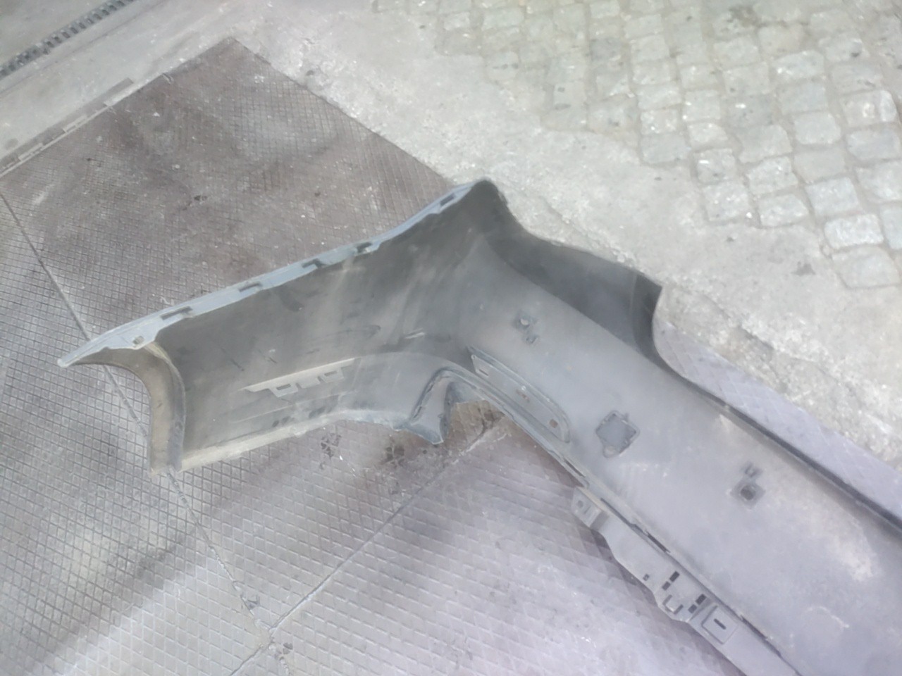 Parachoques Trás / Para Choques traseiro nu BMW 7 (F01, F02, F03, F04) | 08 - 15 Imagem-13