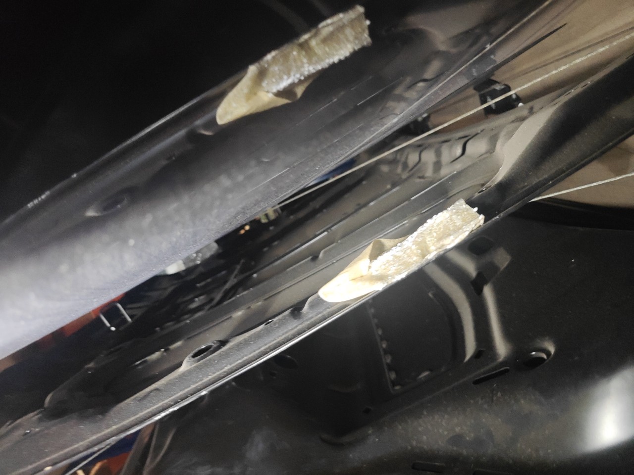 Capo FORD FIESTA Caixa (JV_) | 98 - 03 Imagem-3 Capo FORD FIESTA Caixa (JV_) | 98 - 03 Imagem-3