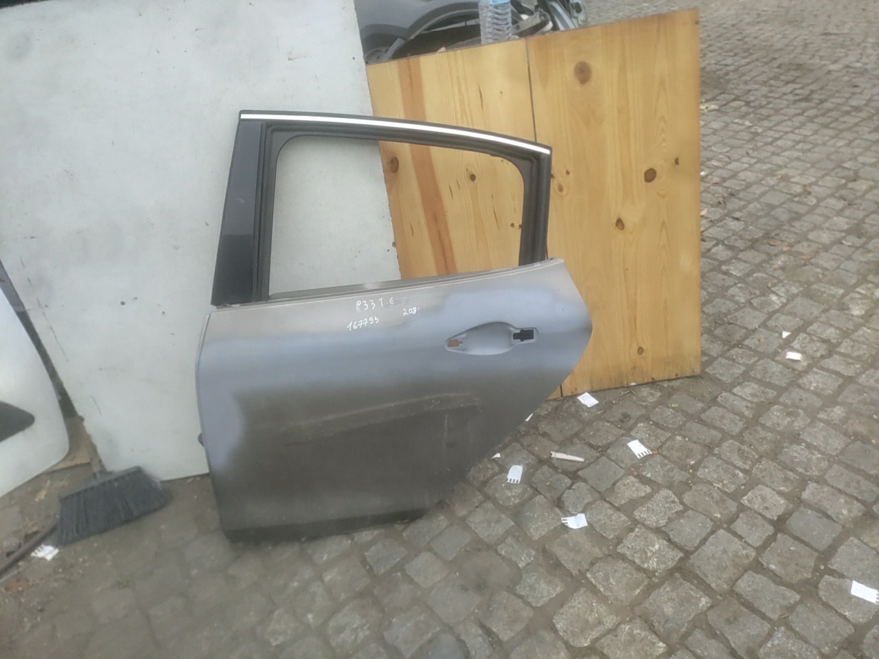 Porta Tras Esquerda com acessorios PEUGEOT 208 I (CA_, CC_) | 12 - 