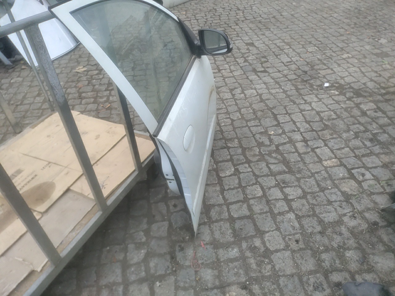 Porta Frente Direita com Acessorios HYUNDAI i10 (PA) | 07 -  Imagem-3 Porta Frente Direita com Acessorios HYUNDAI i10 (PA) | 07 -  Imagem-3