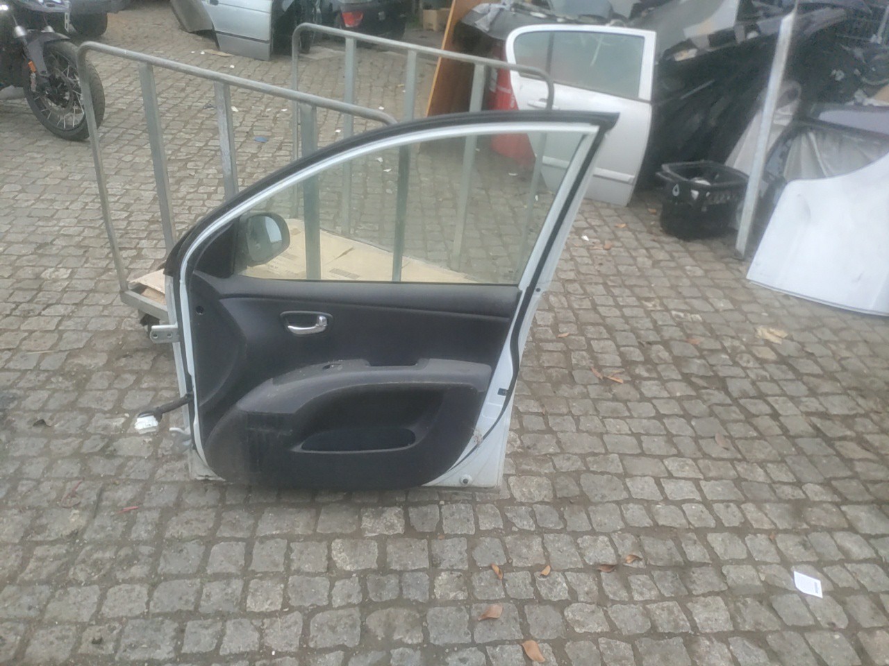 Porta Frente Direita com Acessorios HYUNDAI i10 (PA) | 07 -  Imagem-5 Porta Frente Direita com Acessorios HYUNDAI i10 (PA) | 07 -  Imagem-5