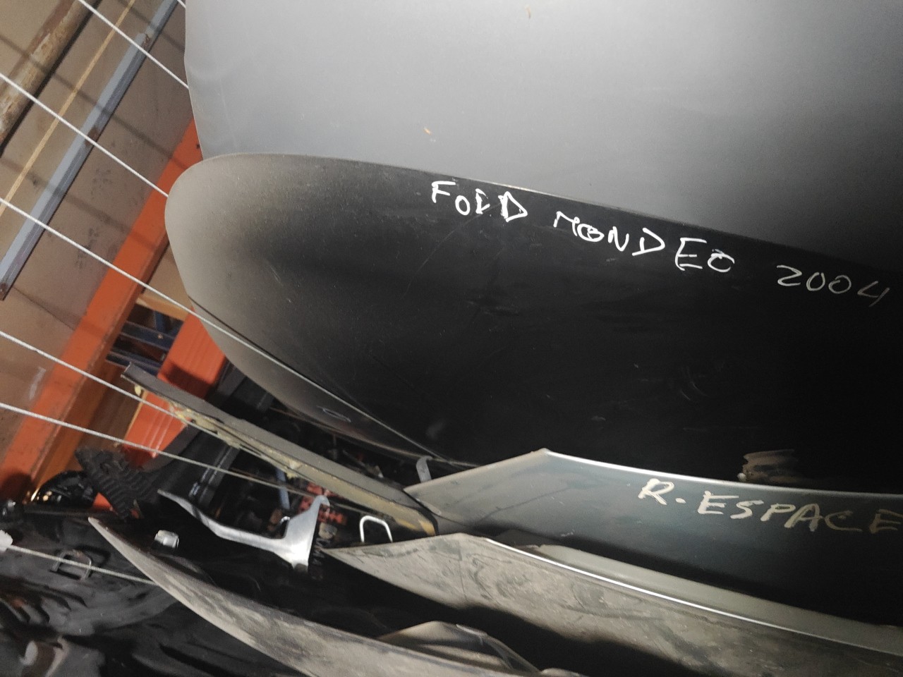 Capo FORD MONDEO III (B5Y) | 00 - 07 Imagem-3 Capo FORD MONDEO III (B5Y) | 00 - 07 Imagem-3