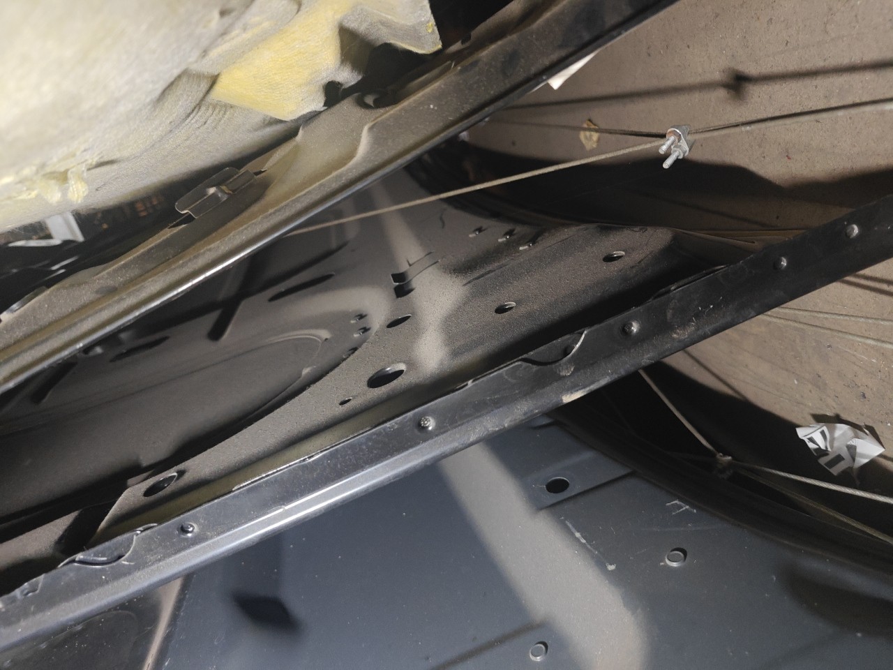 Capot / Capom / Capo OPEL VECTRA C (Z02) | 02 - 09 Imagem-3 Capot / Capom / Capo OPEL VECTRA C (Z02) | 02 - 09 Imagem-3