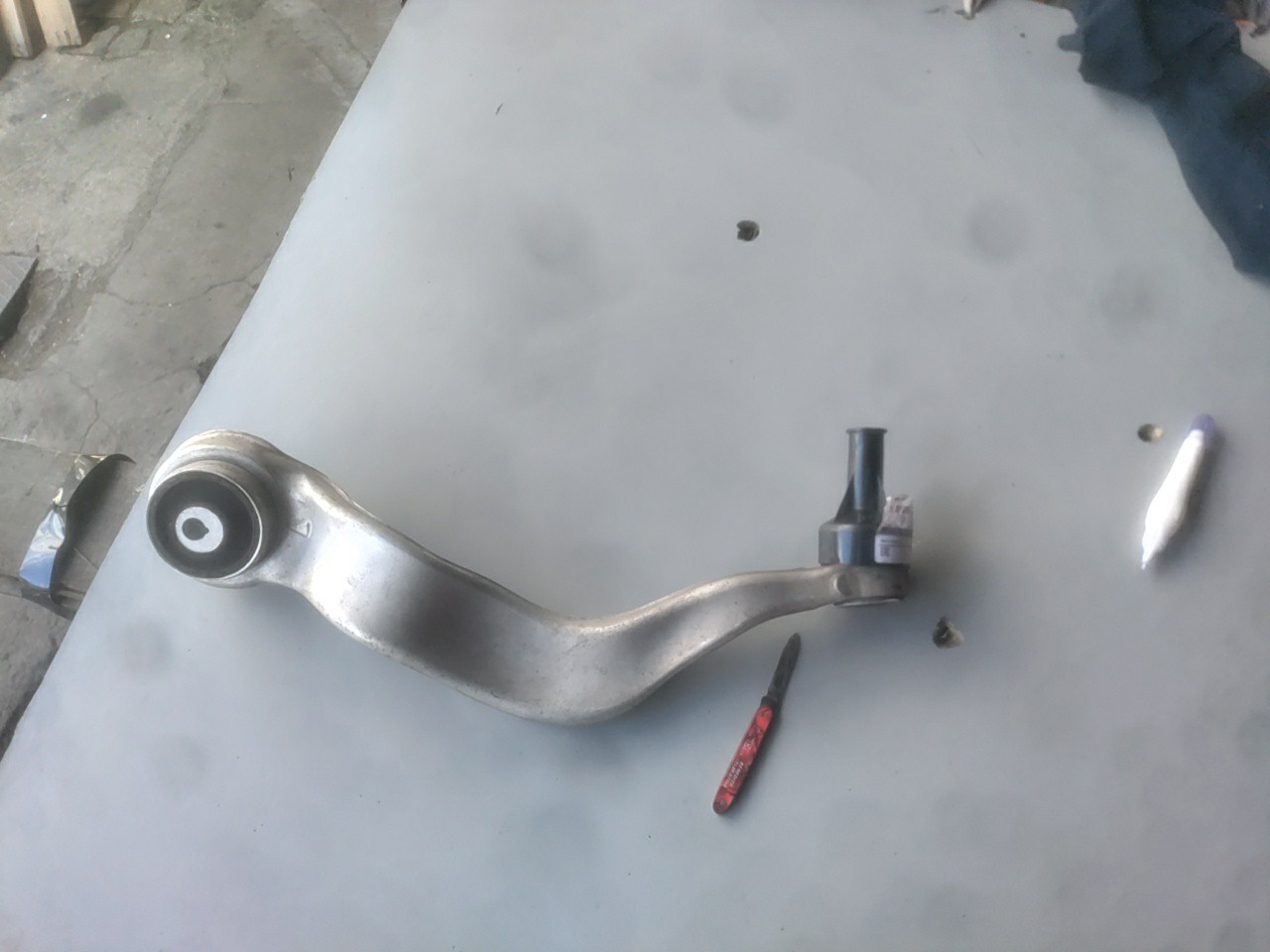 Braço de Suspensão Inferior Frente Esquerdo BMW i7 G70
