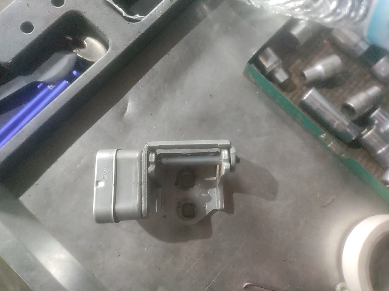 Dobradiça Porta Frente Esquerda RENAULT MEGANE III Grandtour (KZ0/1) | 08 - 