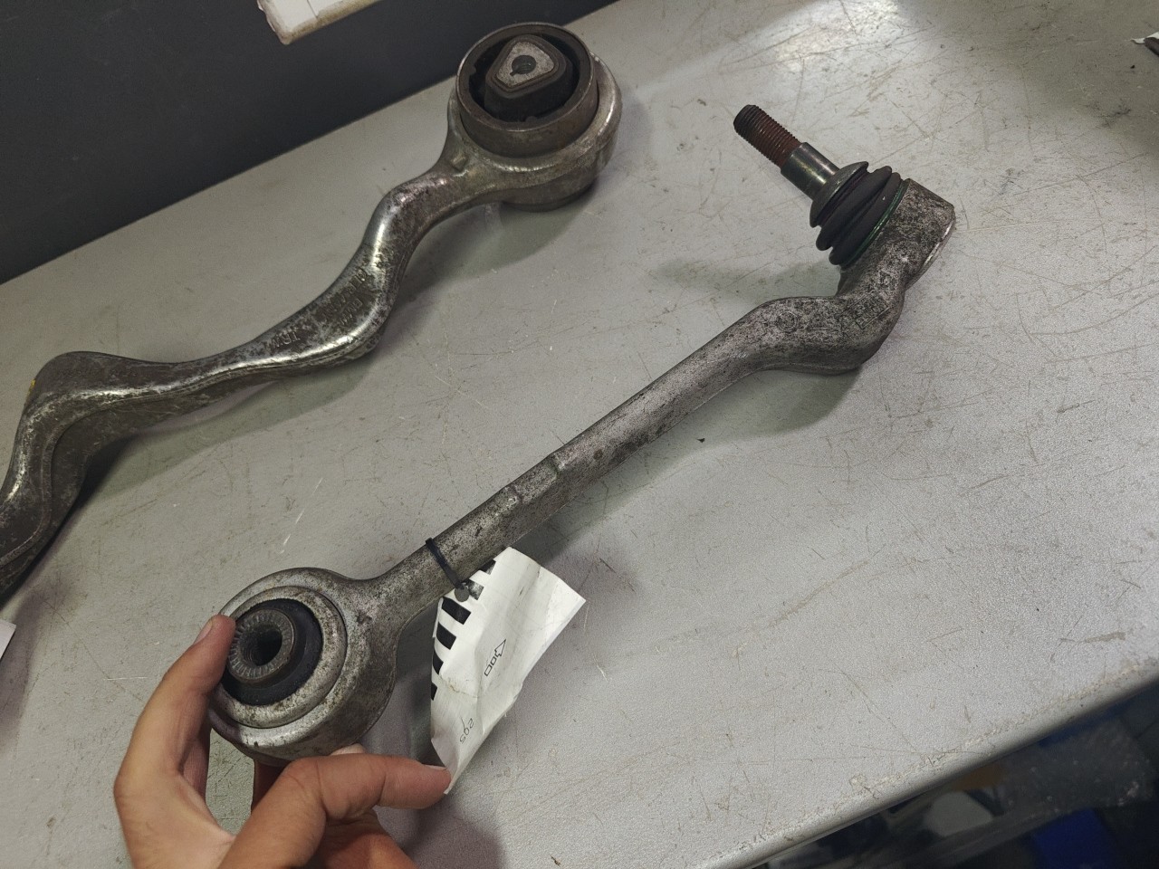 Braço de Suspensão Inferior Frente Direito BMW 1 (E87) | 03 - 13