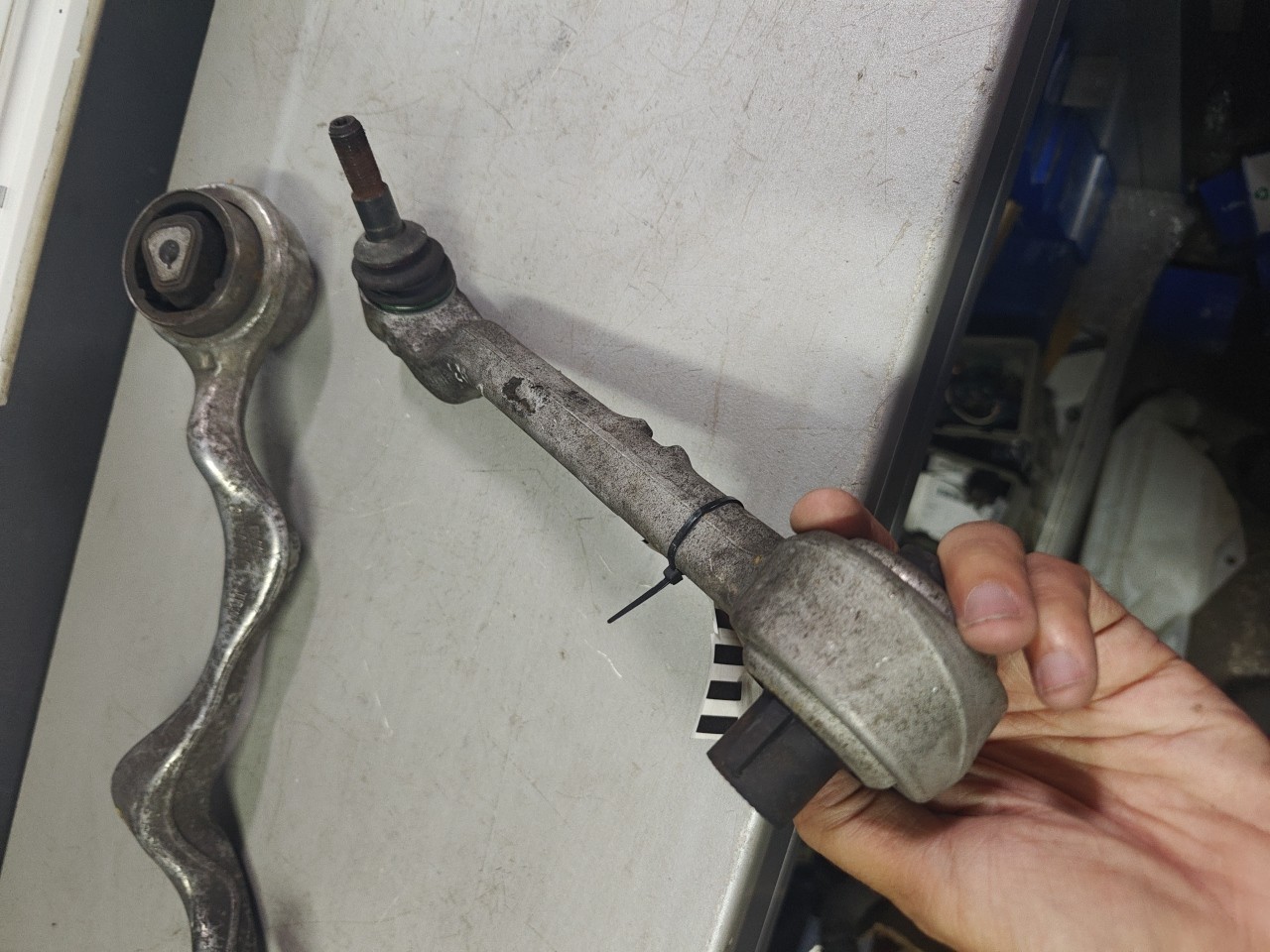 Braço de Suspensão Inferior Frente Direito BMW 1 (E87) | 03 - 13 Imagem-2