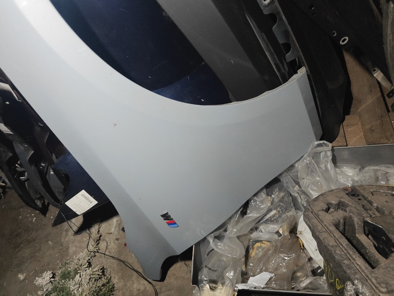 Guarda Lamas Frente Direito BMW i5 G60 Imagem-12