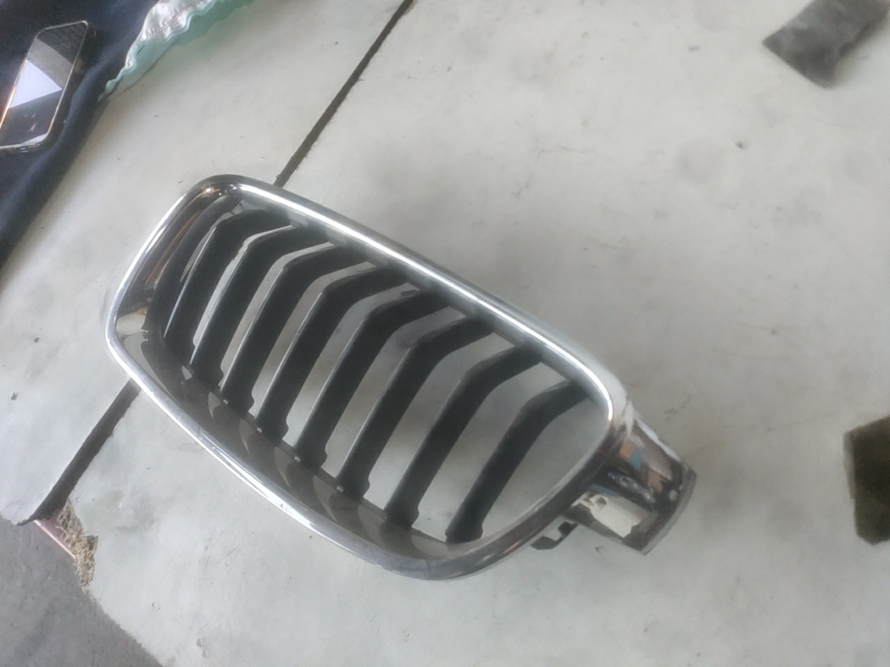 Grelha Superior Esquerda do Parachoques Frente BMW 3 (F30, F80) | 11 - 18