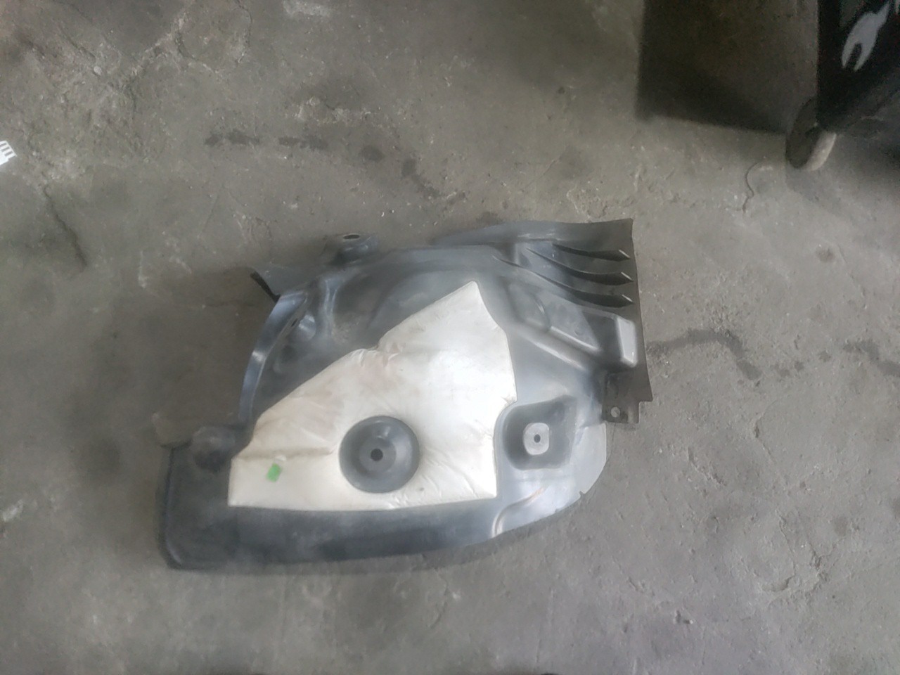 Parte de Trás da Cava de Roda Frente Esquerda RENAULT MEGANE III Grandtour (KZ0/1) | 08 - 