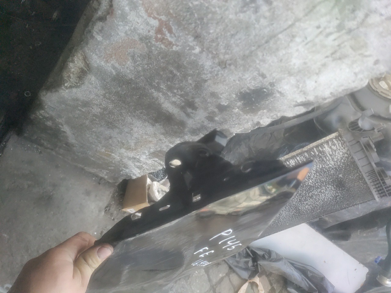 Guarda Lamas Frente Esquerdo FORD FOCUS II Turnier (DA_, FFS, DS) | 04 - 12 Imagem-3 Guarda Lamas Frente Esquerdo FORD FOCUS II Turnier (DA_, FFS, DS) | 04 - 12 Imagem-3