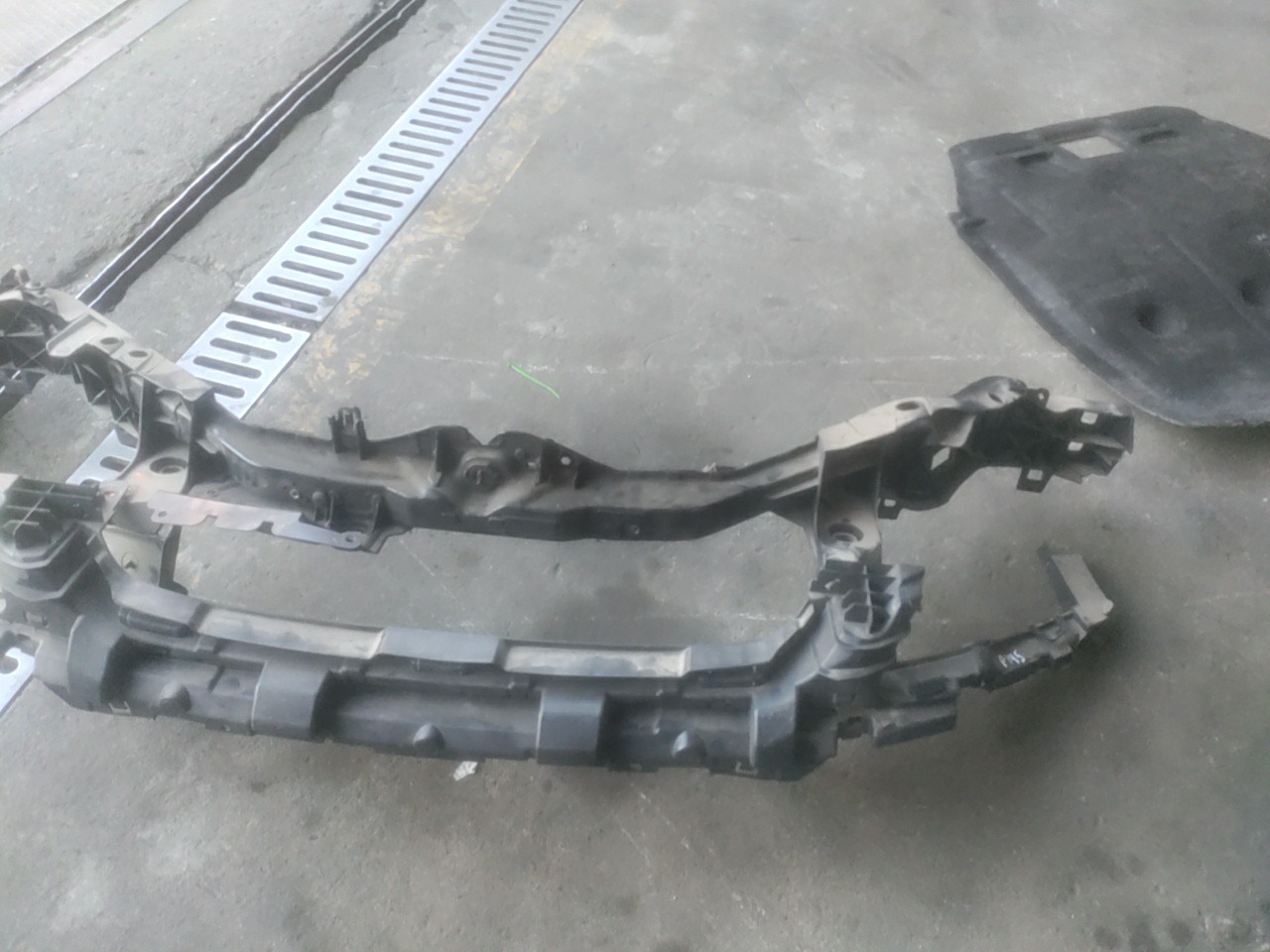 Frente em Fibra ou Chapa FORD FOCUS II Turnier (DA_, FFS, DS) | 04 - 12 Imagem-2 Frente em Fibra ou Chapa FORD FOCUS II Turnier (DA_, FFS, DS) | 04 - 12 Imagem-2