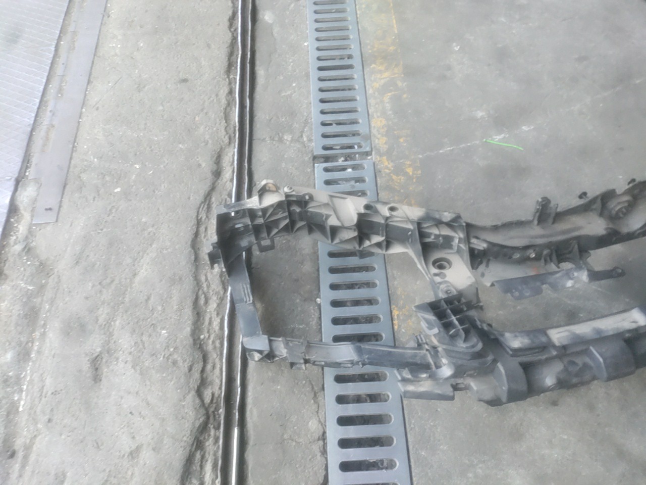 Frente em Fibra ou Chapa FORD FOCUS II Turnier (DA_, FFS, DS) | 04 - 12 Imagem-3 Frente em Fibra ou Chapa FORD FOCUS II Turnier (DA_, FFS, DS) | 04 - 12 Imagem-3