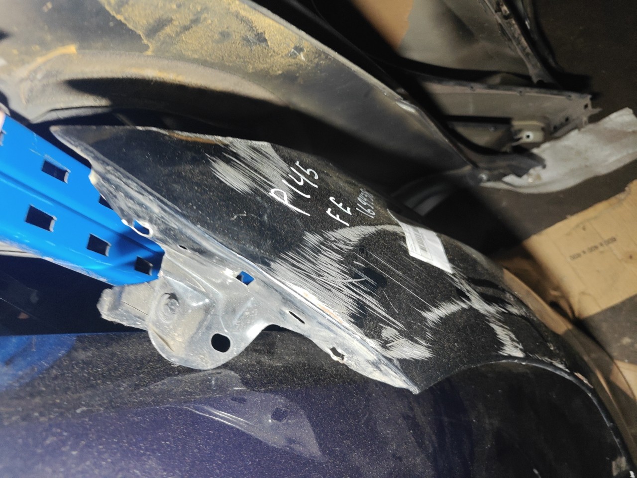 Guarda Lamas Frente Esquerdo FORD FOCUS II Turnier (DA_, FFS, DS) | 04 - 12 Imagem-6 Guarda Lamas Frente Esquerdo FORD FOCUS II Turnier (DA_, FFS, DS) | 04 - 12 Imagem-6