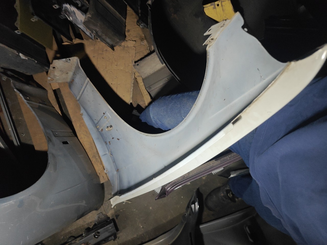 Guarda Lamas Frente Direito BMW 3 (E36) | 90 - 98 Imagem-4 Guarda Lamas Frente Direito BMW 3 (E36) | 90 - 98 Imagem-4