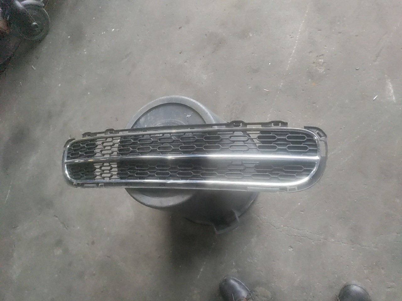 Grelha Inferior Central do Parachoques Frente MINI MINI (R56) | 05 - 14