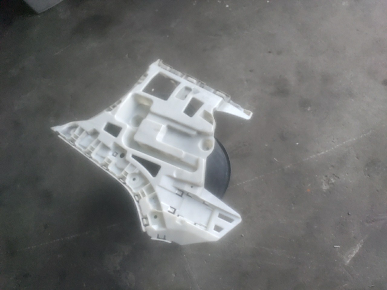 Suporte/ Guia Direita do Parachoques Tras BMW 4 Gran Coupe i4 G26 2020 -