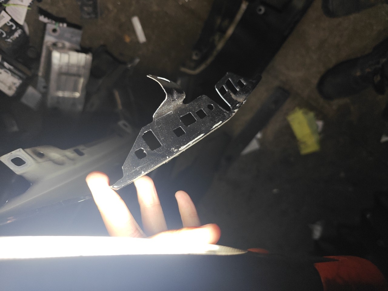 Guarda Lamas Frente Direito BMW 2 U06 active tourer Imagem-15 Guarda Lamas Frente Direito BMW 2 U06 active tourer Imagem-15