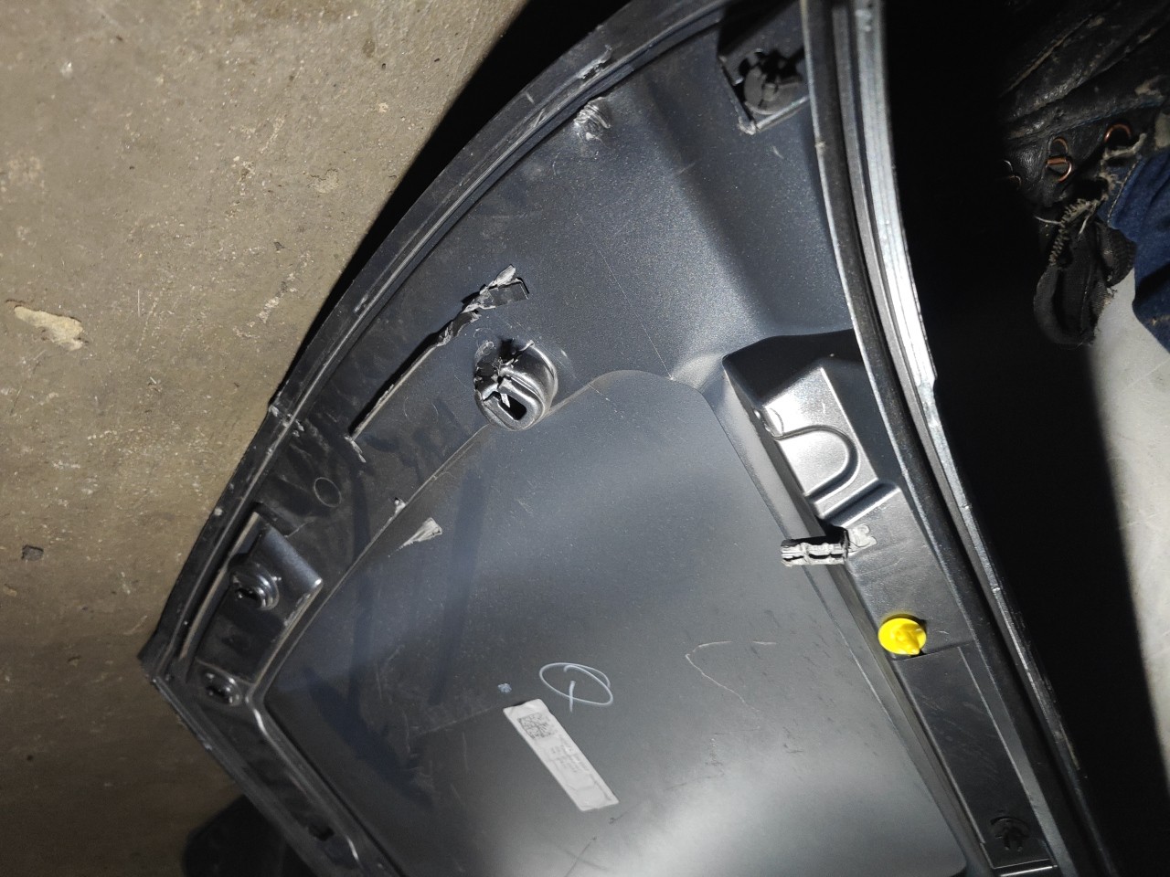 Placa da Porta Tras Esquerda BMW i3 (I01) | 13 -  Imagem-4 Placa da Porta Tras Esquerda BMW i3 (I01) | 13 -  Imagem-4