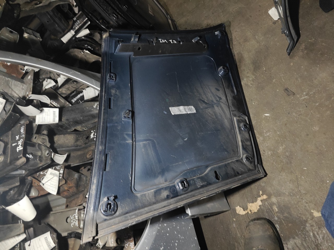 Placa da Porta Tras Direita BMW i3 (I01) | 13 -  Imagem-5 Placa da Porta Tras Direita BMW i3 (I01) | 13 -  Imagem-5