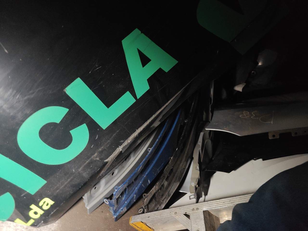 Placa da Porta Frente Direita BMW i3 (I01) | 13 -  Imagem-3 Placa da Porta Frente Direita BMW i3 (I01) | 13 -  Imagem-3