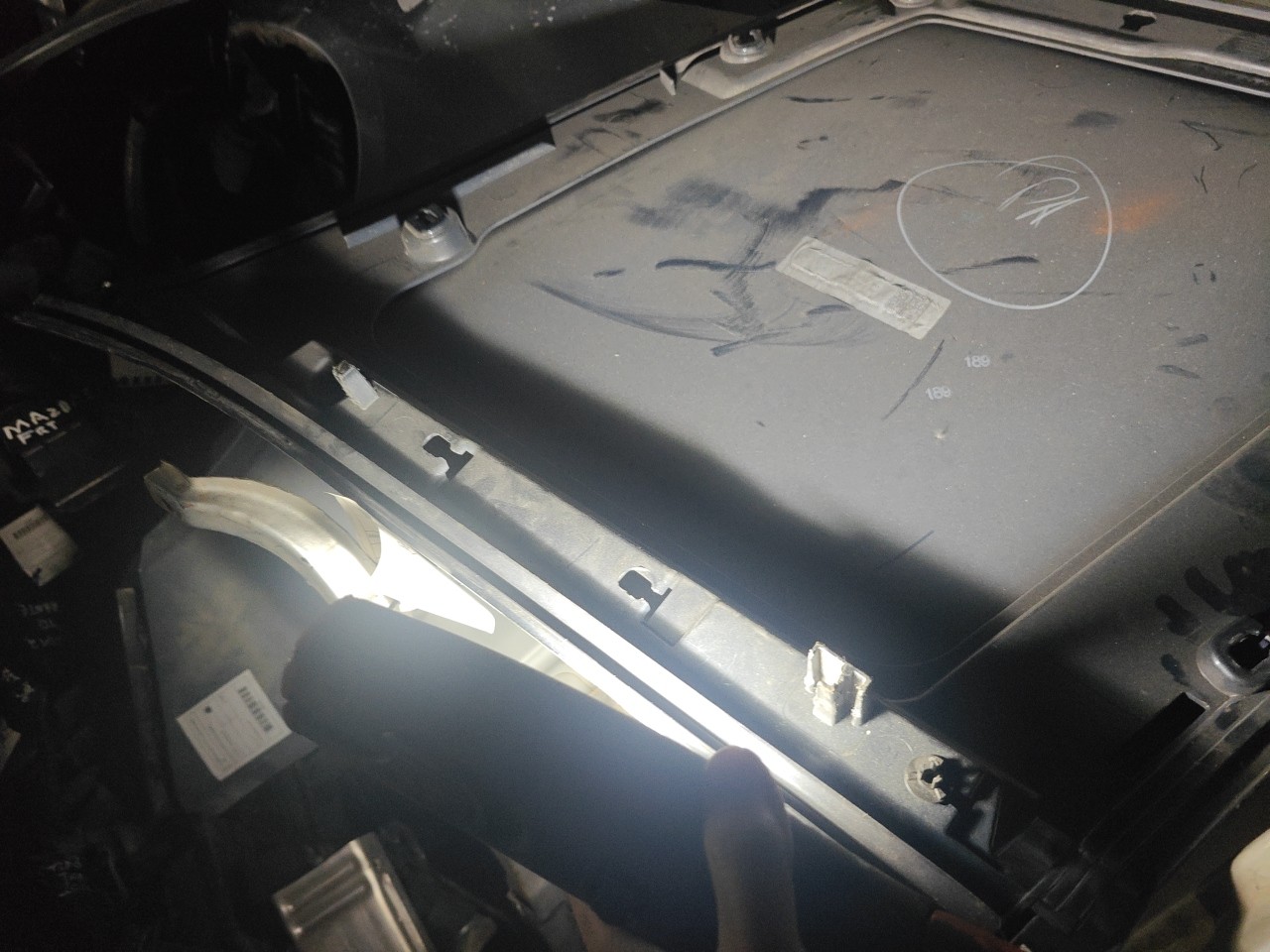Placa da Porta Tras Direita BMW i3 (I01) | 13 -  Imagem-16 Placa da Porta Tras Direita BMW i3 (I01) | 13 -  Imagem-16