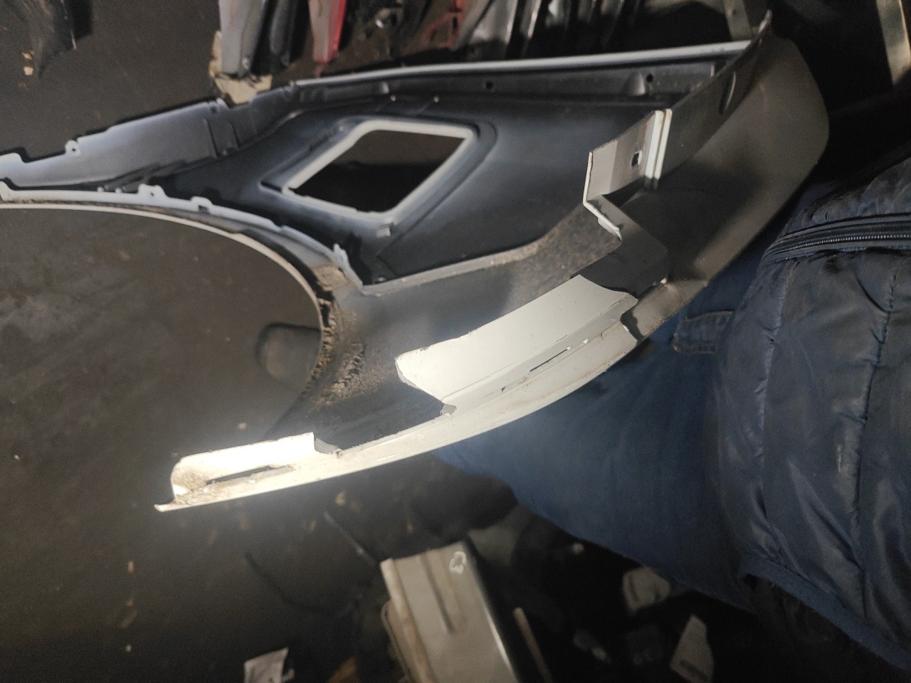 Guarda Lamas Tras Direito BMW i3 (I01) | 13 -  Imagem-12 Guarda Lamas Tras Direito BMW i3 (I01) | 13 -  Imagem-12