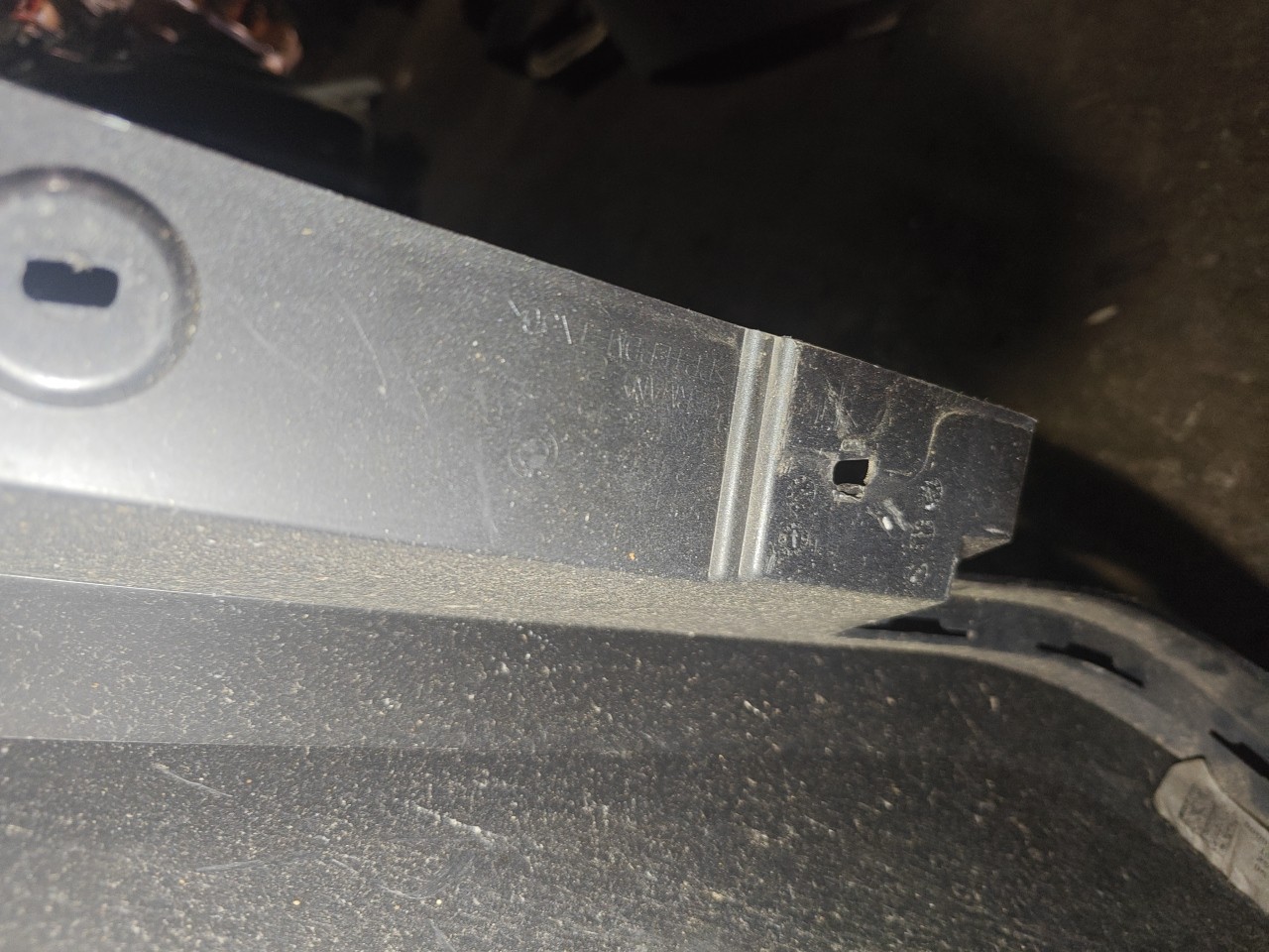 Guarda Lamas Tras Direito BMW i3 (I01) | 13 -  Imagem-5 Guarda Lamas Tras Direito BMW i3 (I01) | 13 -  Imagem-5