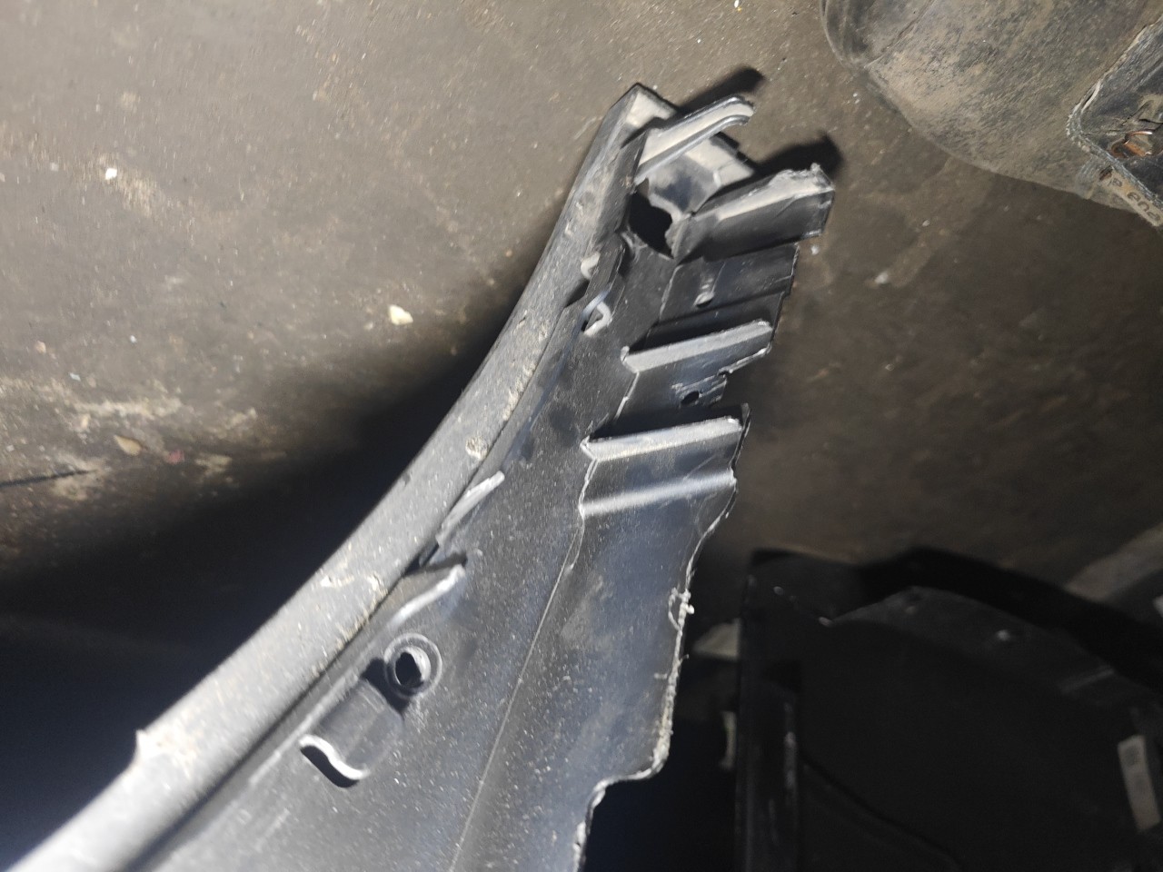 Guarda Lamas Tras Direito BMW i3 (I01) | 13 -  Imagem-8 Guarda Lamas Tras Direito BMW i3 (I01) | 13 -  Imagem-8