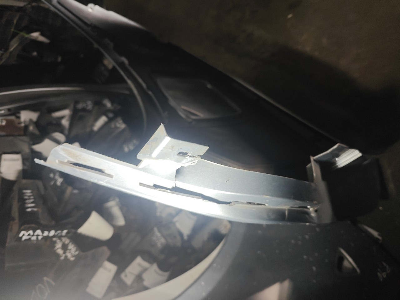 Guarda Lamas Tras Direito BMW i3 (I01) | 13 -  Imagem-4 Guarda Lamas Tras Direito BMW i3 (I01) | 13 -  Imagem-4