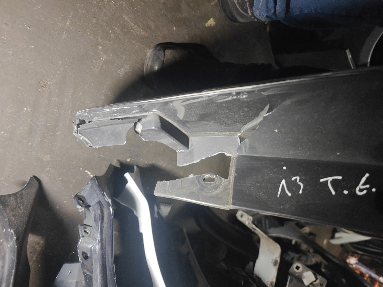 Guarda Lamas Tras Esquerdo BMW i3 (I01) | 13 -  Imagem-9 Guarda Lamas Tras Esquerdo BMW i3 (I01) | 13 -  Imagem-9