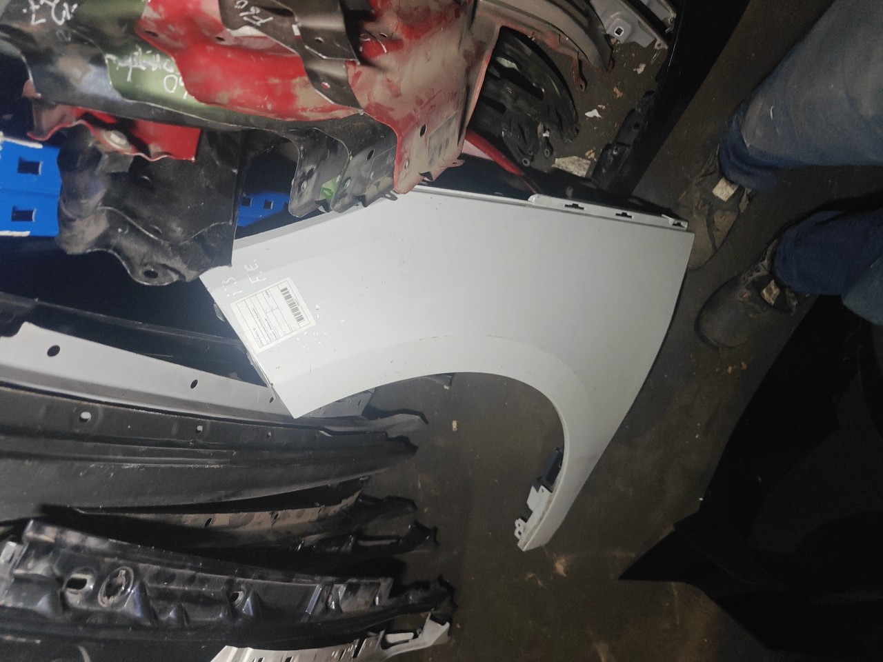 Left Fender BMW i3 (I01) | 13 - 