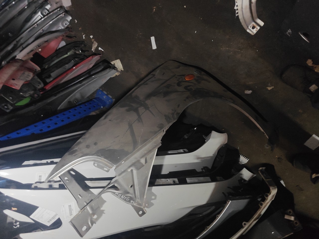 Guarda Lamas Frente Esquerdo FIAT PUNTO (176_) | 93 - 99