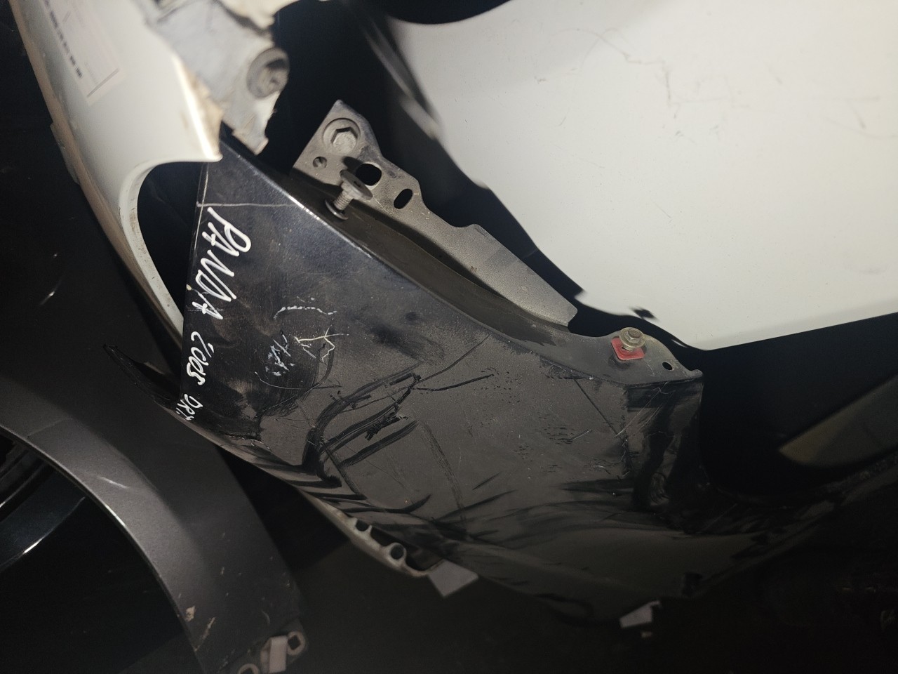 Guarda Lamas Frente Direito FIAT PANDA (169_) | 03 -  Imagem-4 Guarda Lamas Frente Direito FIAT PANDA (169_) | 03 -  Imagem-4