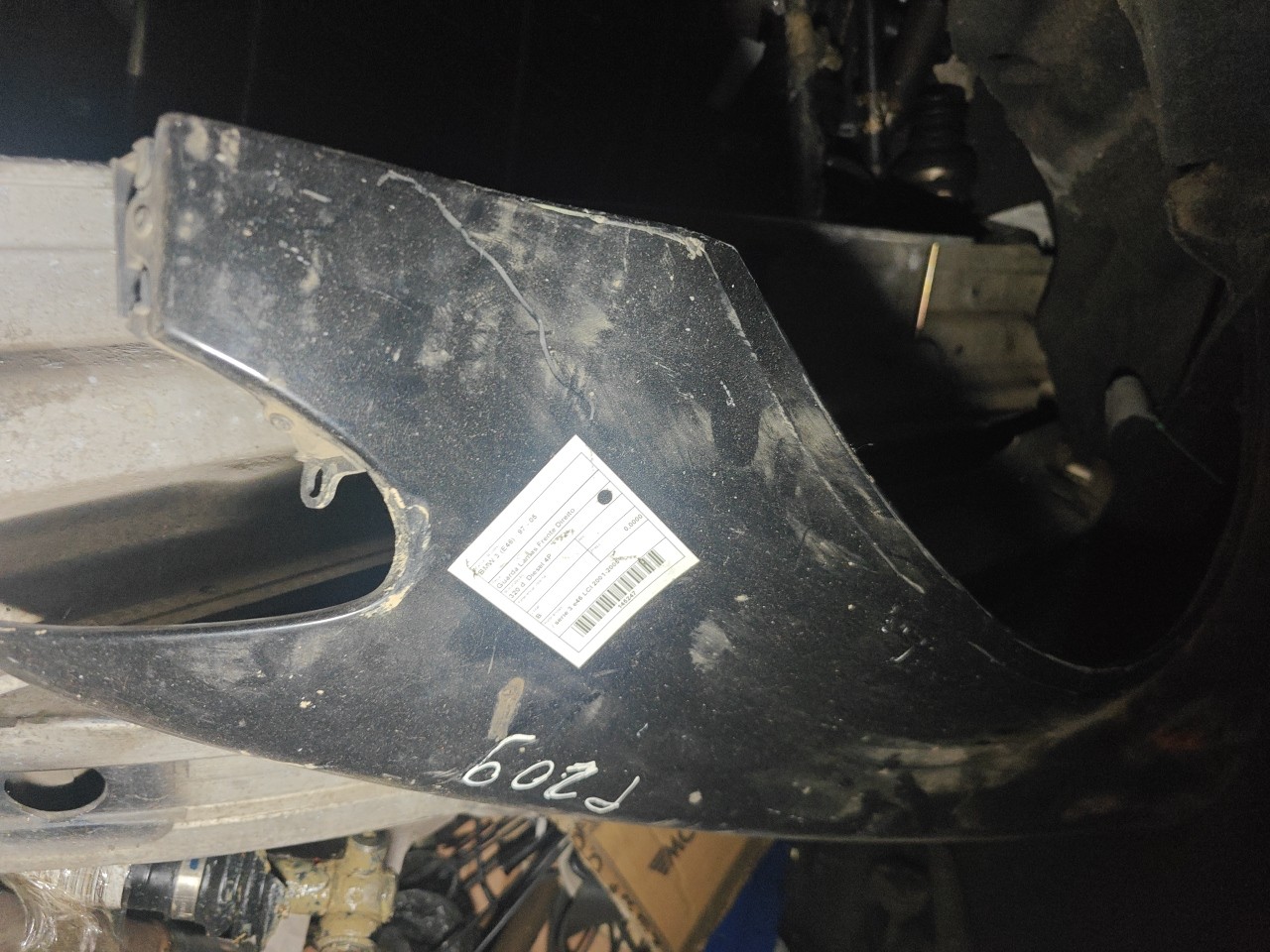 Guarda Lamas Frente Direito BMW 3 (E46) | 97 - 05 Imagem-12 Guarda Lamas Frente Direito BMW 3 (E46) | 97 - 05 Imagem-12