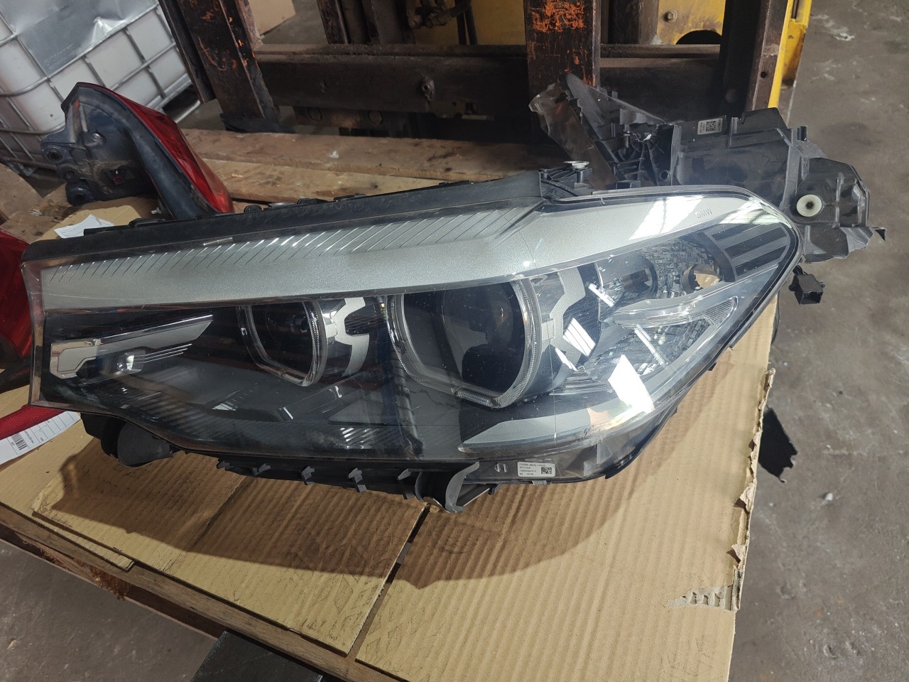 Farol Frente Esquerdo / Otica Esquerda BMW 5 (G30, F90) | 16 -  Imagem-0 Farol Frente Esquerdo / Otica Esquerda BMW 5 (G30, F90) | 16 -  Imagem-0