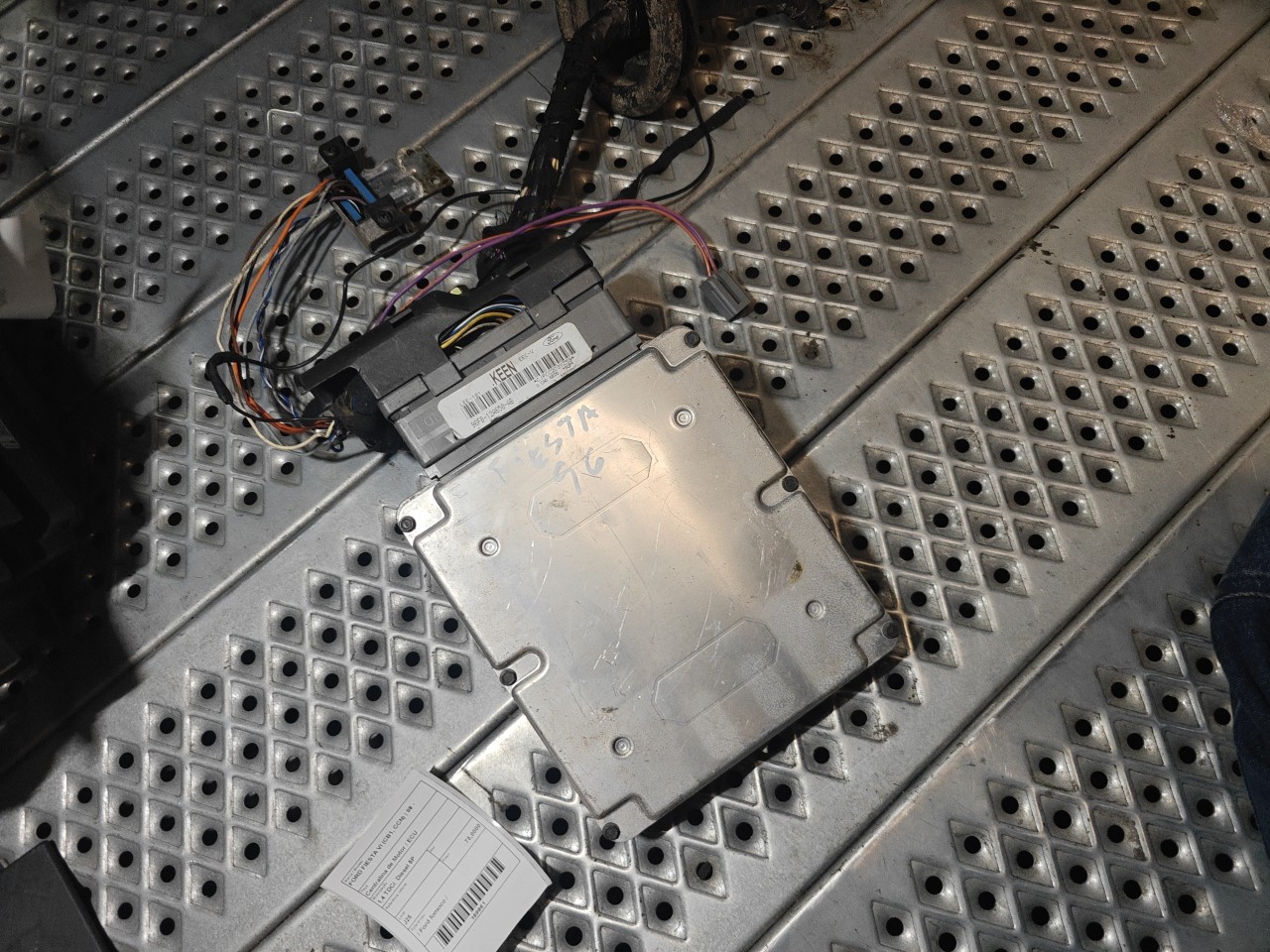 Engine Module FORD FIESTA IV (JA_, JB_) | 95 - 02