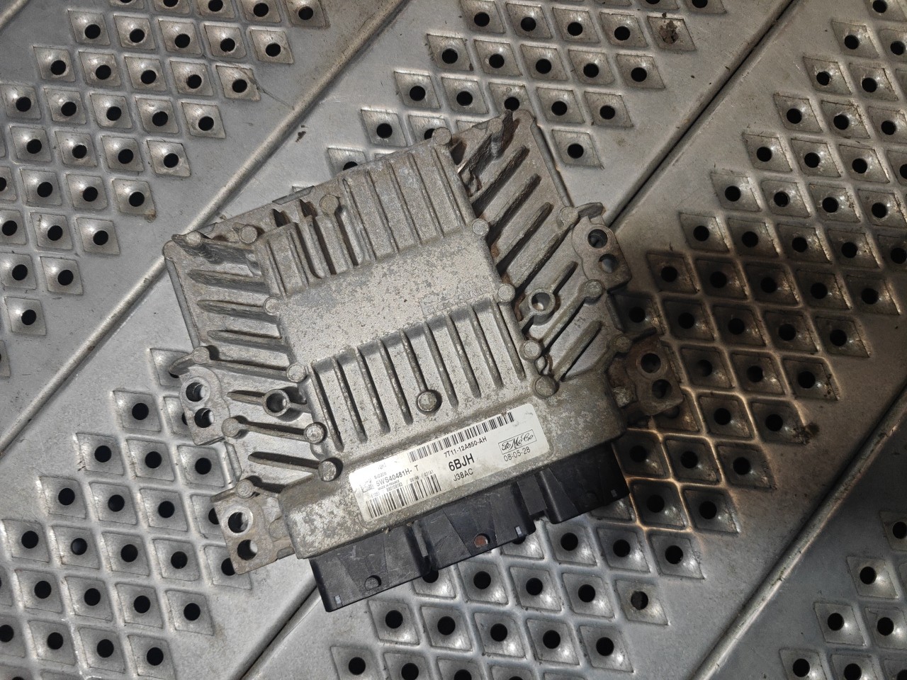 Engine Module FORD TRANSIT CONNECT (P65_, P70_, P80_) | 02 - 