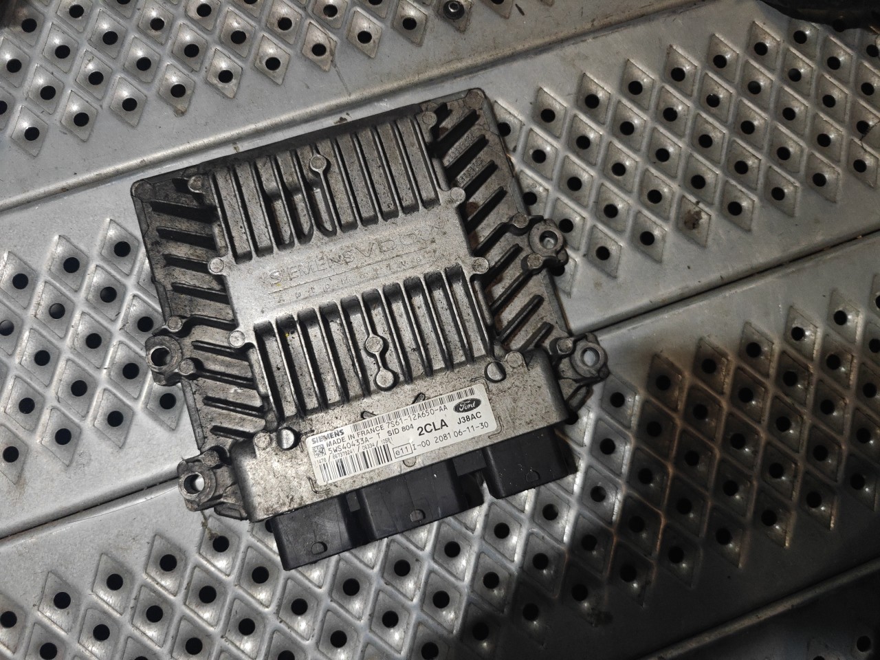 Engine Module FORD FIESTA V (JH_, JD_) | 01 - 14