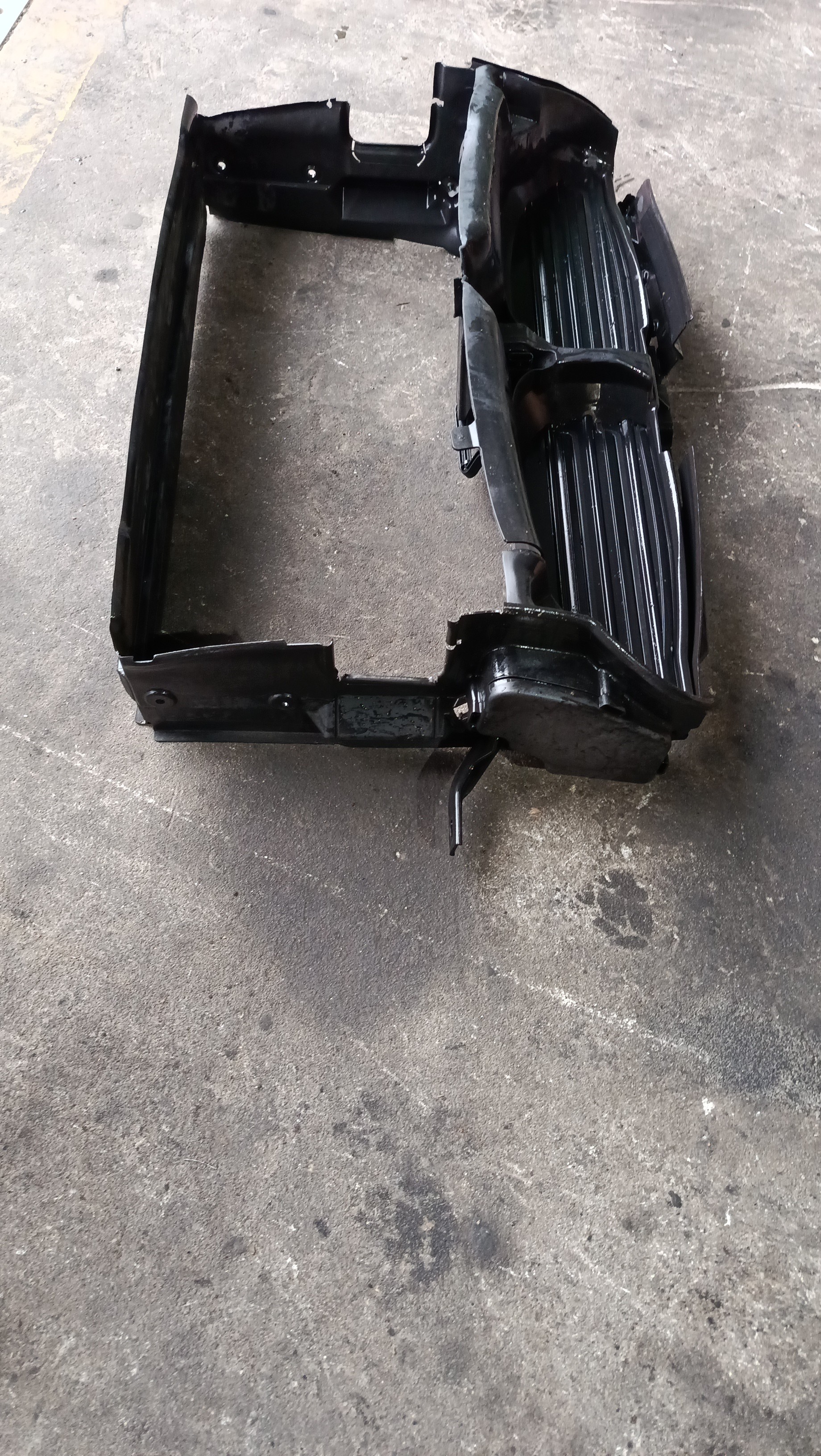 Frente em Plastico / Conduta de ar central  BMW 5 (E60) | 01 - 10 Imagem-1 Frente em Plastico / Conduta de ar central  BMW 5 (E60) | 01 - 10 Imagem-1